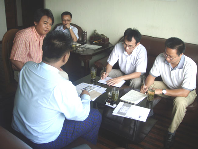 祝賀?。?010年8月佛蘭空間膜結(jié)構(gòu)與緬甸簽訂長期合作關(guān)系項目